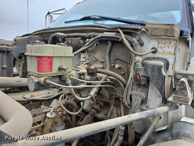 image for item DT6987 1992 GMC TopKick crane truck