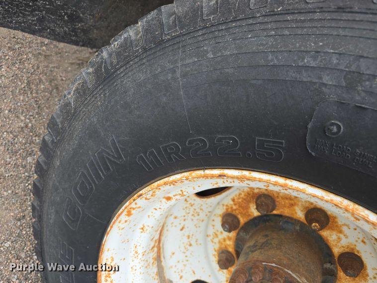 image for item DT6987 1992 GMC TopKick crane truck