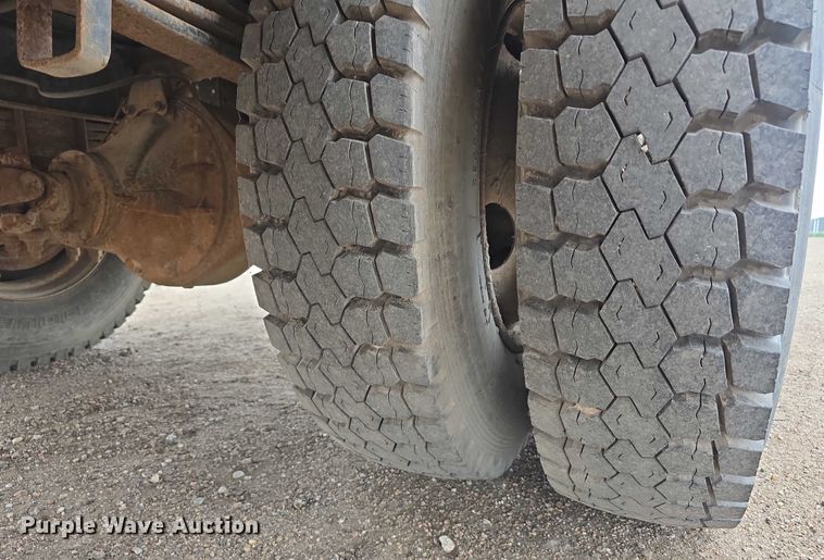 image for item DT6987 1992 GMC TopKick crane truck