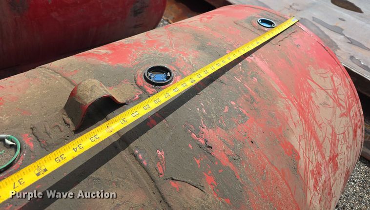 image for item DT6990 (2) fuel tanks