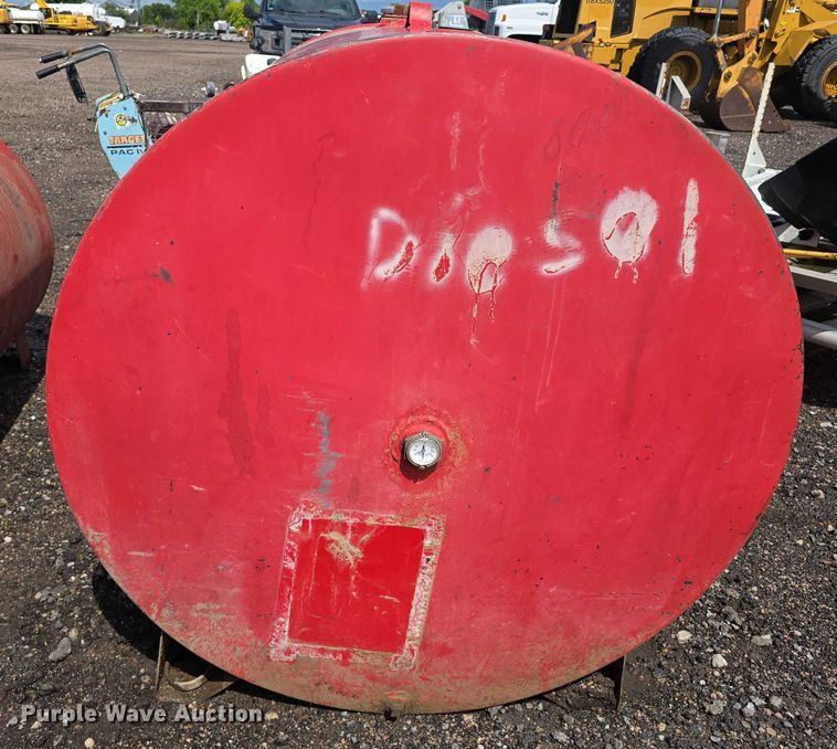 image for item DT6990 (2) fuel tanks