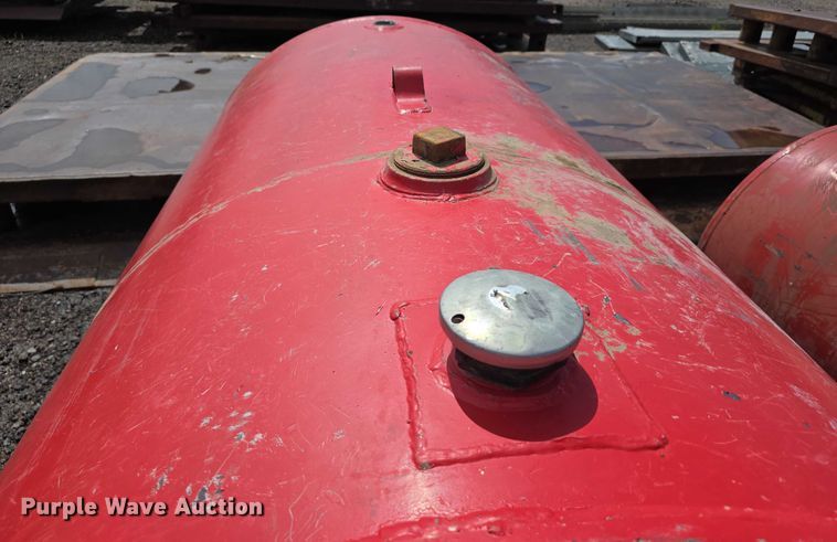 image for item DT6990 (2) fuel tanks