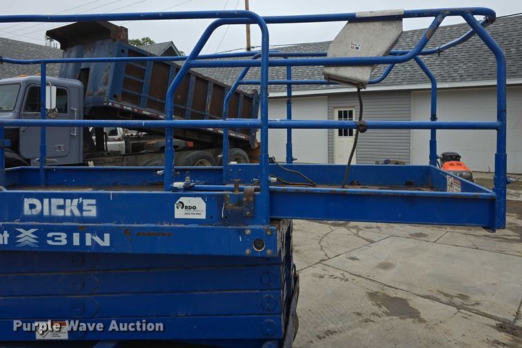 image for item DT6993 Upright, Inc. 66850-010 scissor lift