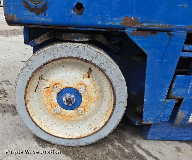 image for item DT6993 Upright, Inc. 66850-010 scissor lift