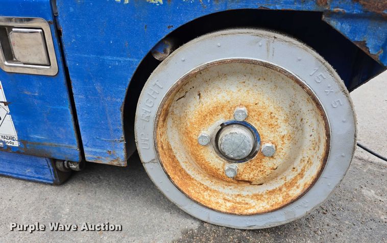 image for item DT6993 Upright, Inc. 66850-010 scissor lift