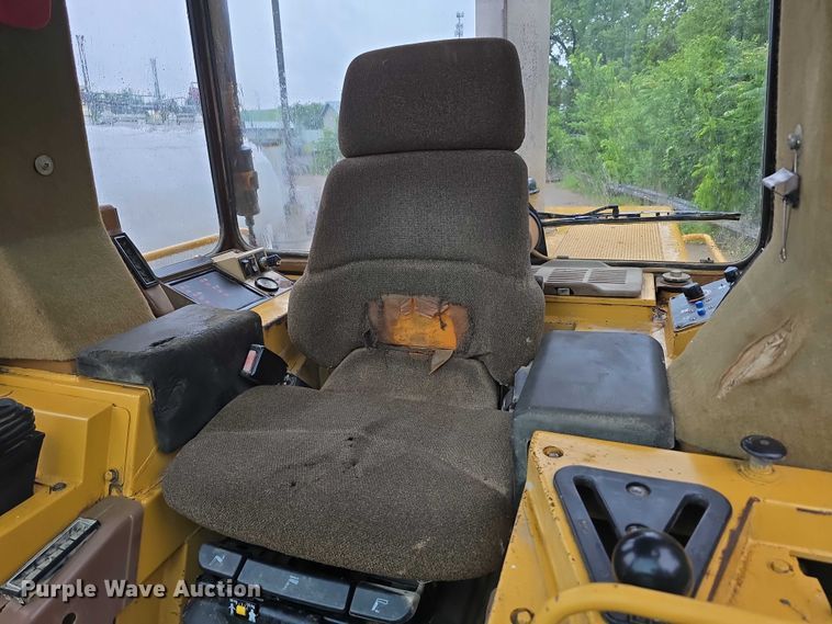 image for item DT6994 1999 Caterpillar 973 track loader