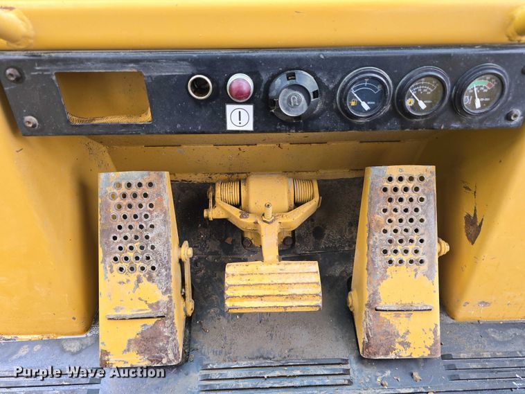 image for item DT6994 1999 Caterpillar 973 track loader