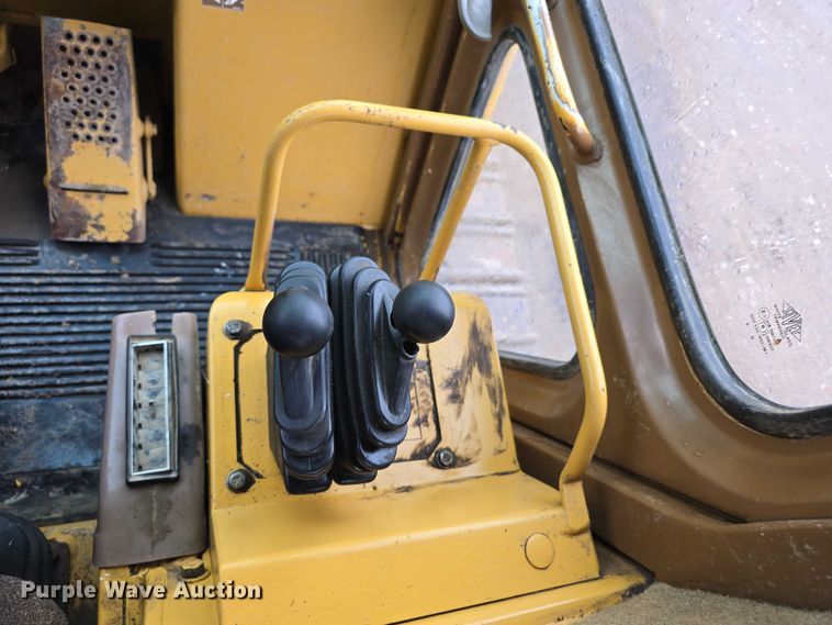 image for item DT6994 1999 Caterpillar 973 track loader