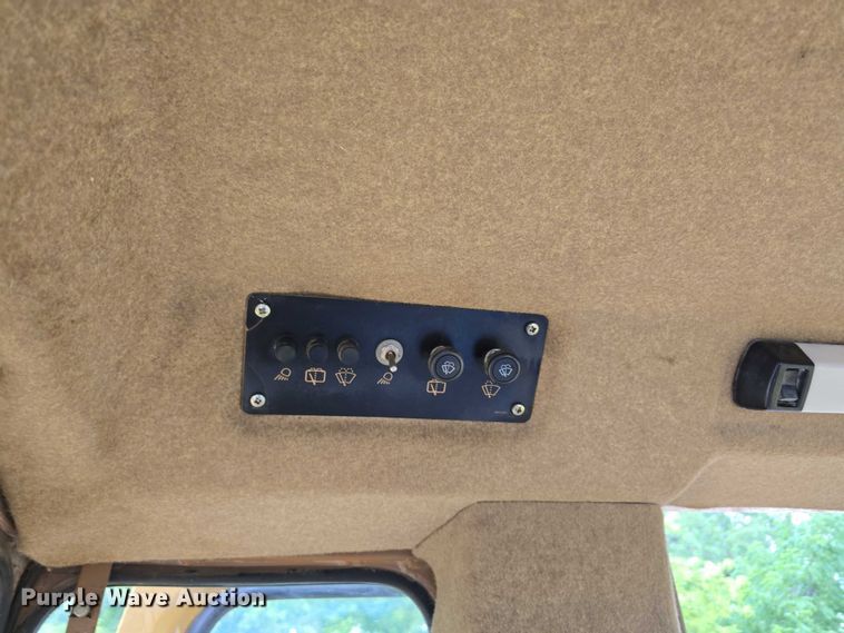 image for item DT6994 1999 Caterpillar 973 track loader