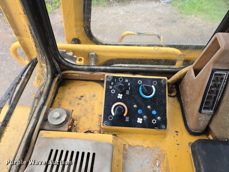 image for item DT6994 1999 Caterpillar 973 track loader