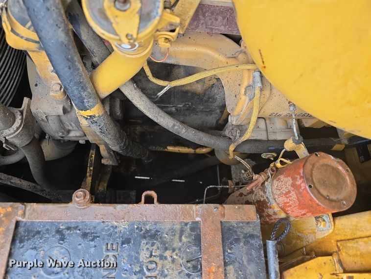 image for item DT6994 1999 Caterpillar 973 track loader