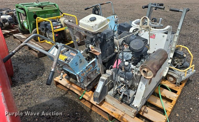 image for item DT6995 (4) concrete saws