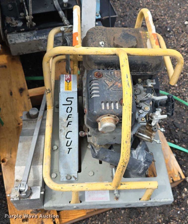 image for item DT6995 (4) concrete saws