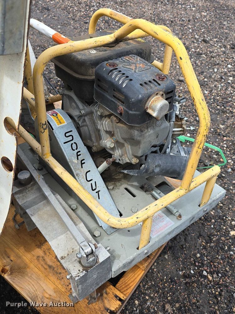 image for item DT6995 (4) concrete saws