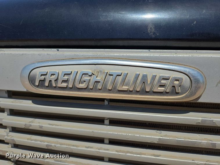 image for item DT7228 1999 Freightliner FL70 water truck
