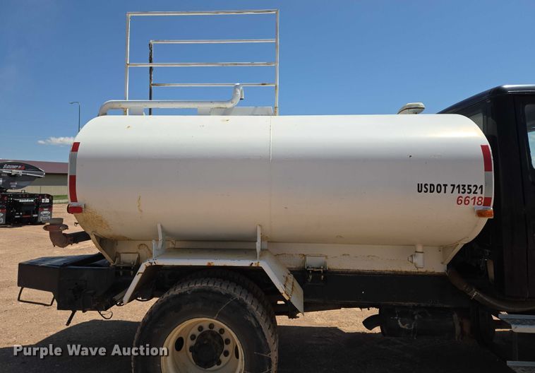 image for item DT7228 1999 Freightliner FL70 water truck