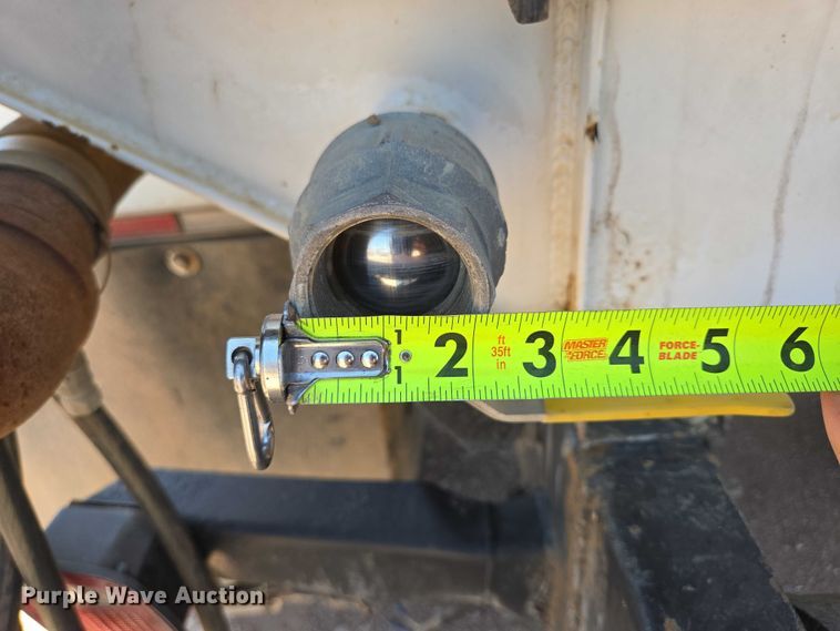 image for item DT7228 1999 Freightliner FL70 water truck