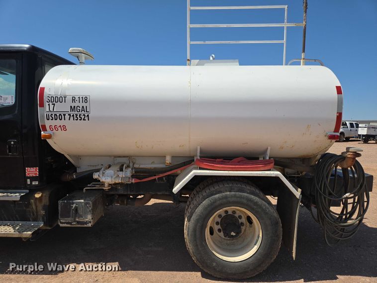 image for item DT7228 1999 Freightliner FL70 water truck