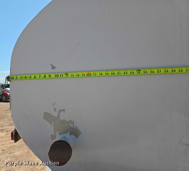 image for item DT7228 1999 Freightliner FL70 water truck