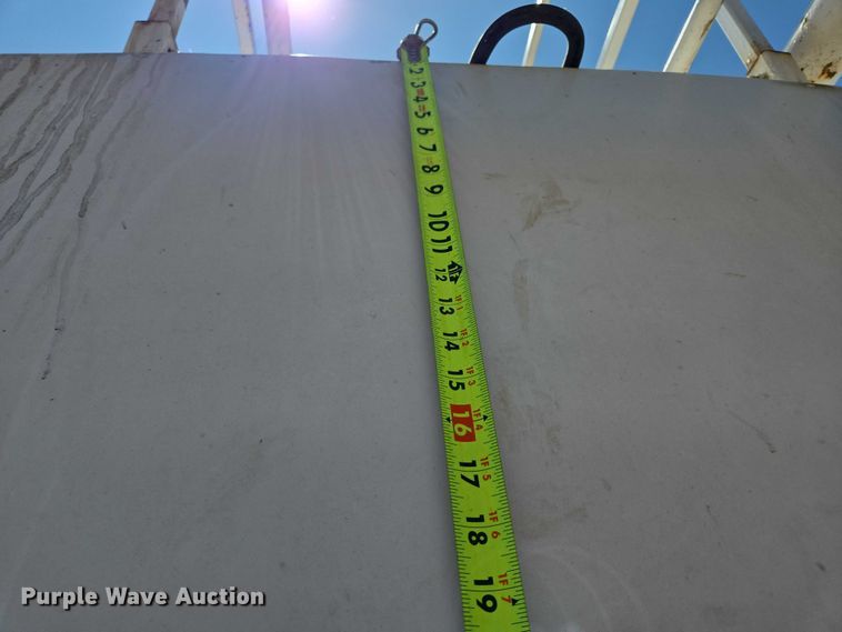 image for item DT7228 1999 Freightliner FL70 water truck