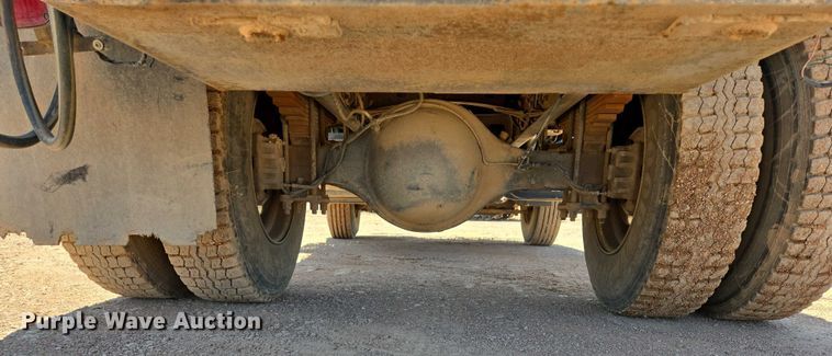 image for item DT7228 1999 Freightliner FL70 water truck