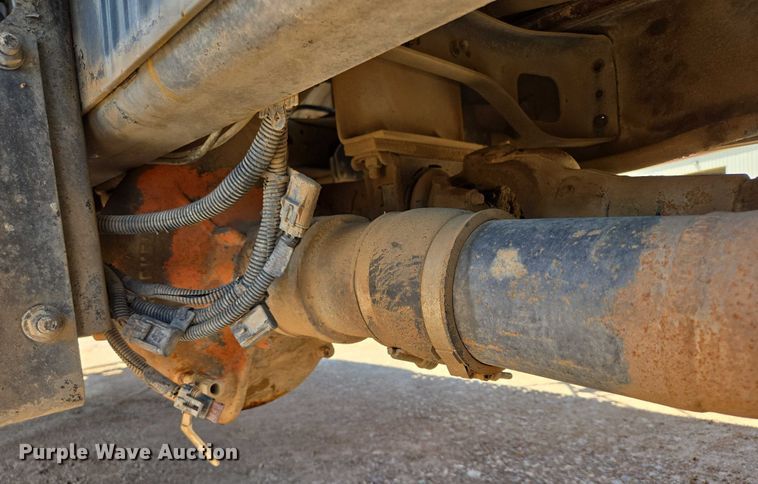 image for item DT7228 1999 Freightliner FL70 water truck