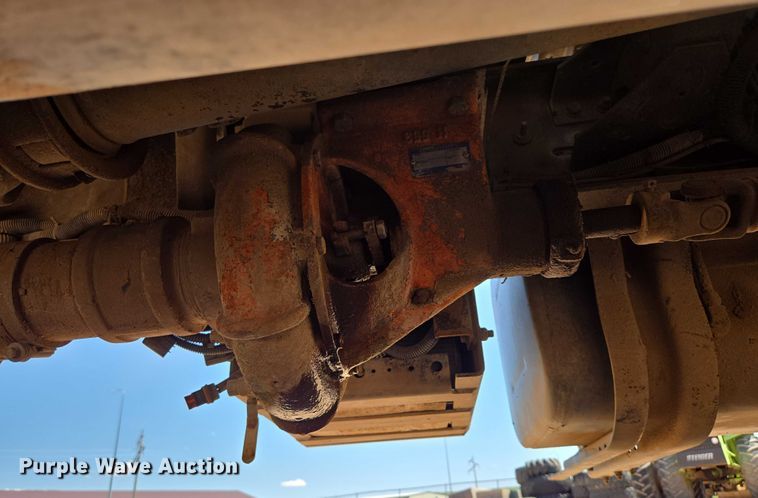 image for item DT7228 1999 Freightliner FL70 water truck