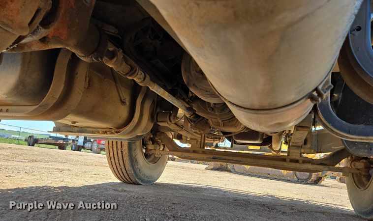 image for item DT7228 1999 Freightliner FL70 water truck