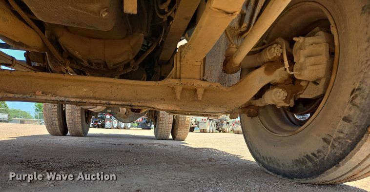 image for item DT7228 1999 Freightliner FL70 water truck