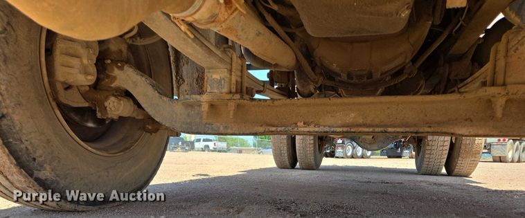 image for item DT7228 1999 Freightliner FL70 water truck