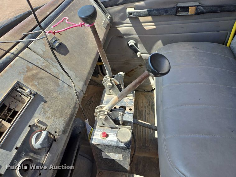 image for item DT7228 1999 Freightliner FL70 water truck