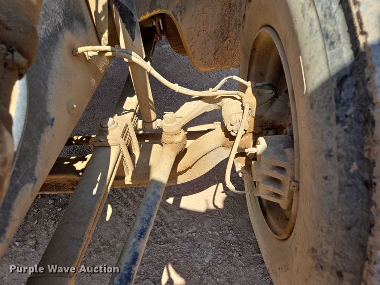 image for item DT7228 1999 Freightliner FL70 water truck