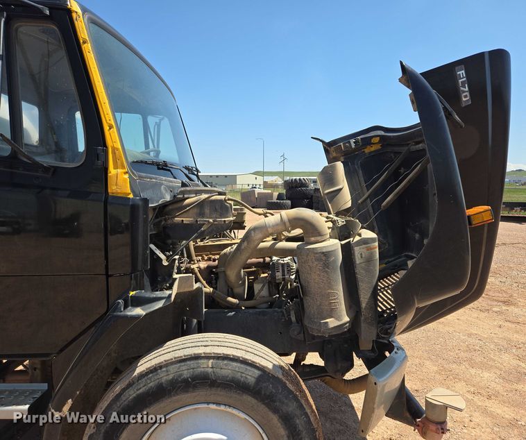 image for item DT7228 1999 Freightliner FL70 water truck