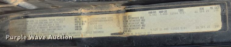 image for item DT7228 1999 Freightliner FL70 water truck