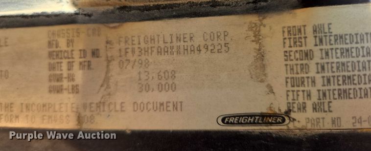 image for item DT7228 1999 Freightliner FL70 water truck