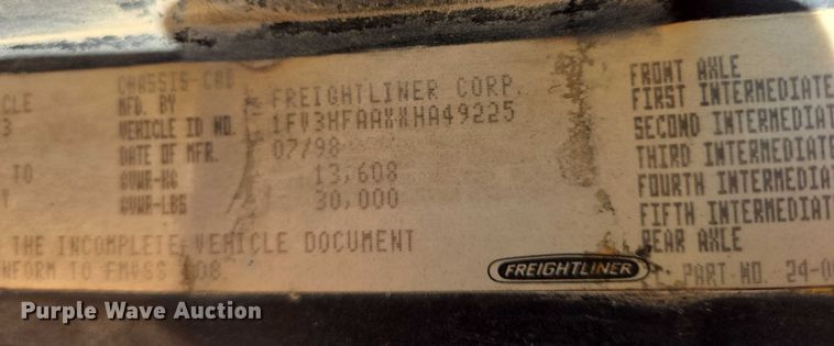 image for item DT7228 1999 Freightliner FL70 water truck