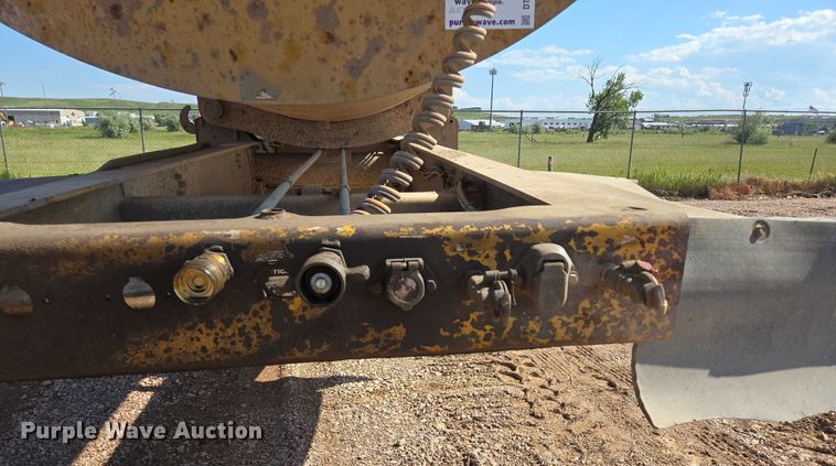 image for item DT7229 2006 Sidump'r SDR325 side dump trailer