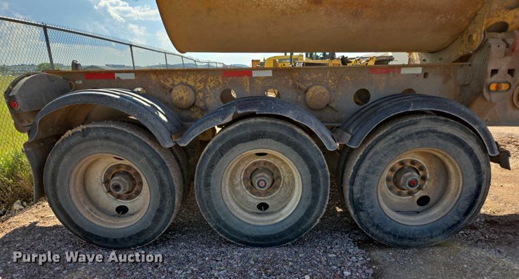 image for item DT7229 2006 Sidump'r SDR325 side dump trailer