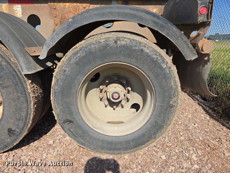 image for item DT7229 2006 Sidump'r SDR325 side dump trailer