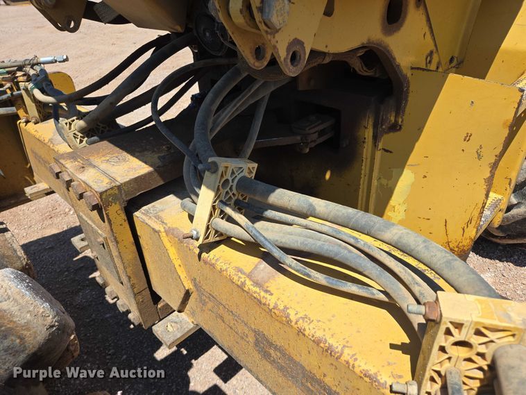 image for item DT7230 1997 Caterpillar CP-433C single drum vibratory roller