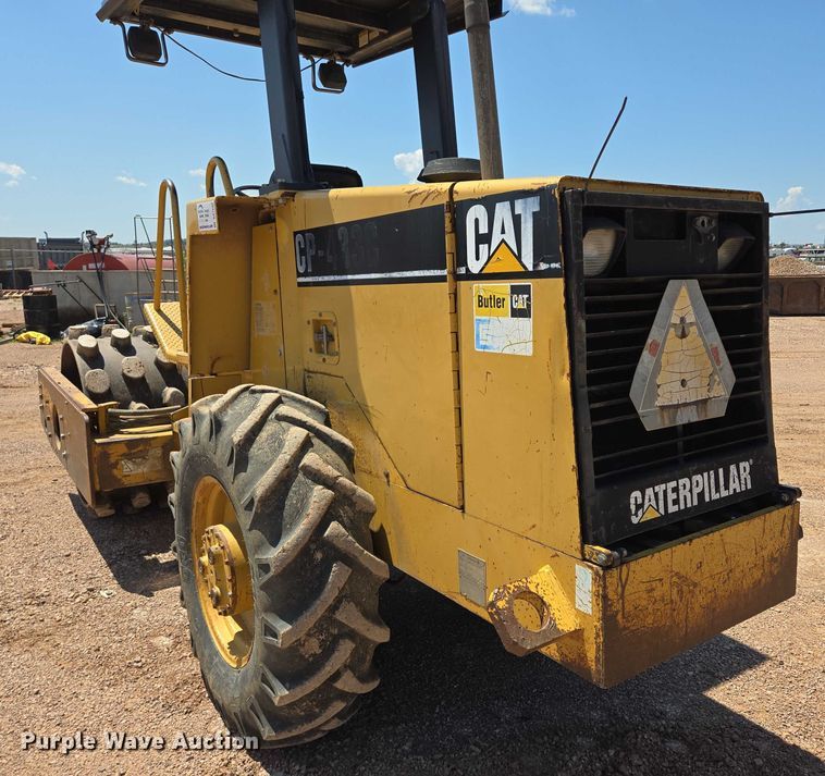 image for item DT7230 1997 Caterpillar CP-433C single drum vibratory roller