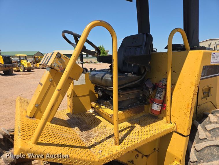 image for item DT7230 1997 Caterpillar CP-433C single drum vibratory roller