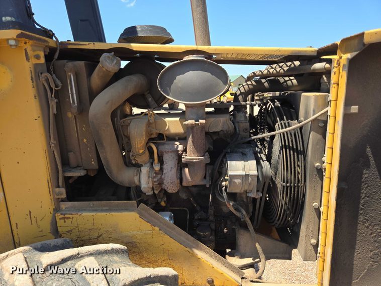 image for item DT7230 1997 Caterpillar CP-433C single drum vibratory roller