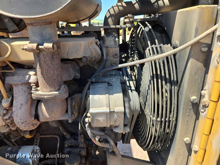 image for item DT7230 1997 Caterpillar CP-433C single drum vibratory roller