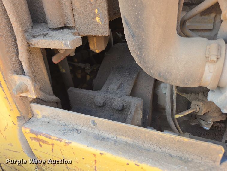 image for item DT7230 1997 Caterpillar CP-433C single drum vibratory roller