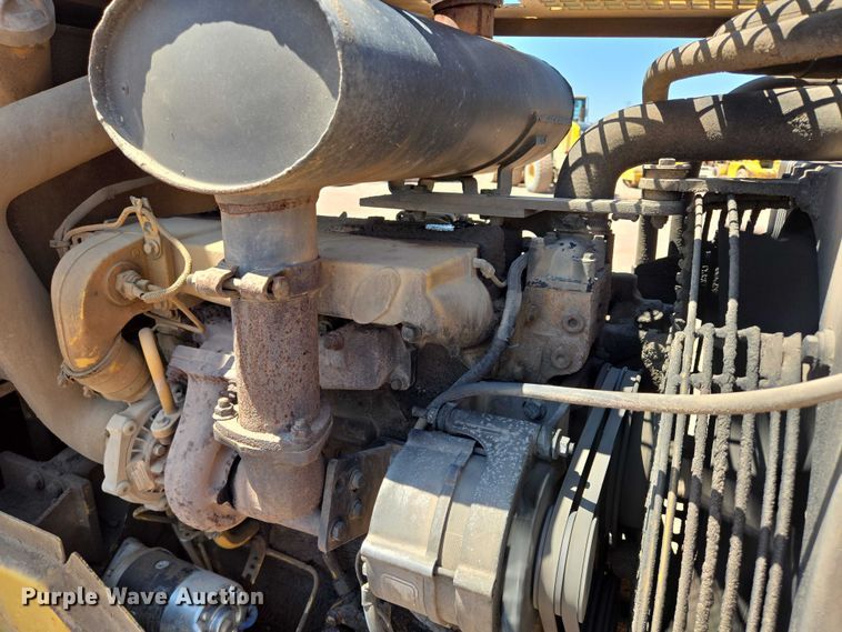 image for item DT7230 1997 Caterpillar CP-433C single drum vibratory roller