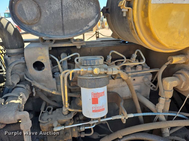 image for item DT7230 1997 Caterpillar CP-433C single drum vibratory roller