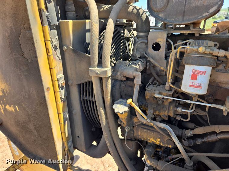 image for item DT7230 1997 Caterpillar CP-433C single drum vibratory roller