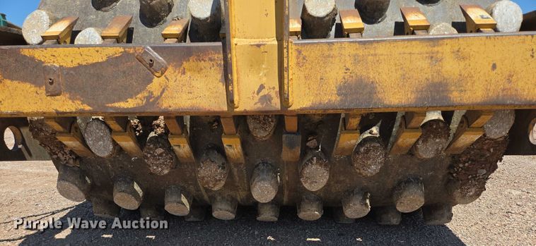 image for item DT7230 1997 Caterpillar CP-433C single drum vibratory roller