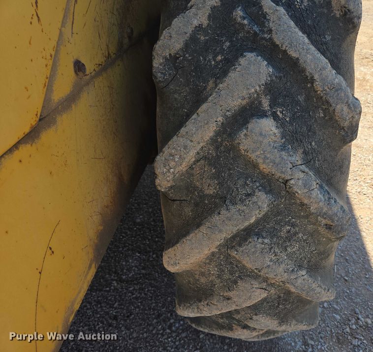 image for item DT7230 1997 Caterpillar CP-433C single drum vibratory roller